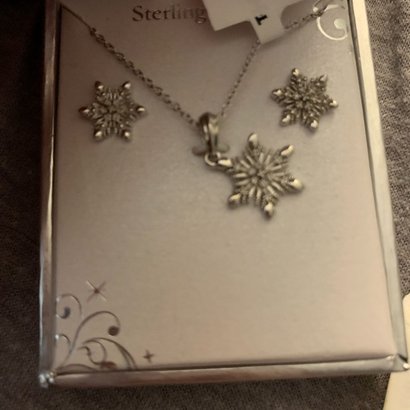 DISNEY TWINKLE COLLECTION! - Picture 3 of 3